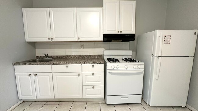 Building Photo - 65 Highland Ave Unit 2 Rental