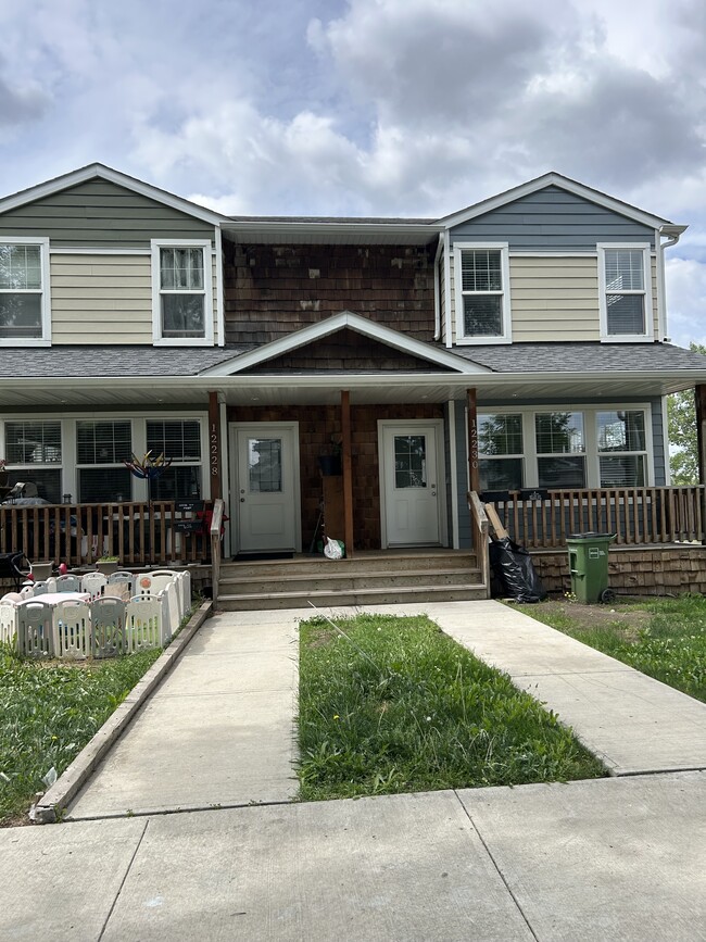 Building Photo - 12228-12260 60 St NW Unit 12228 - Main