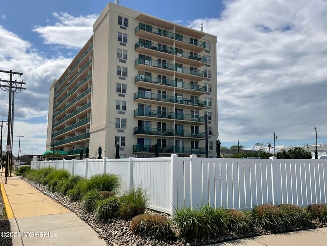 Photo - 480 Ocean Ave N Unit 1F