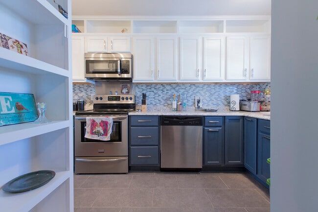 Photo - 3000 Golden Rd