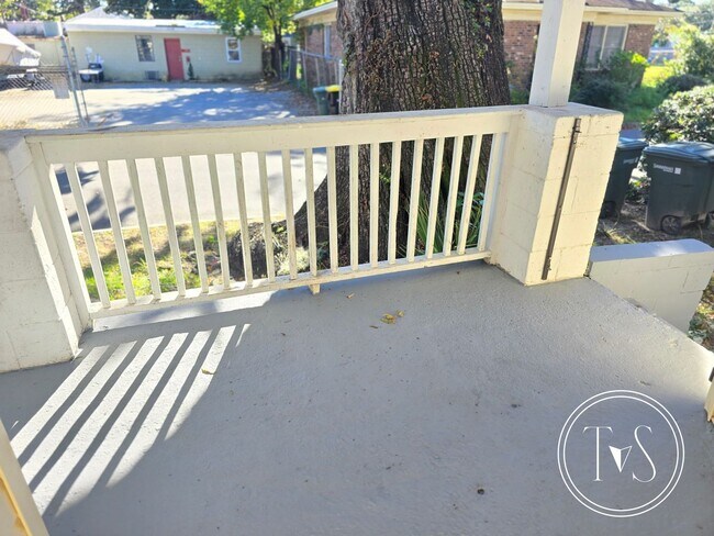 Photo - RATE DROP ALERT (was $1900/month)!