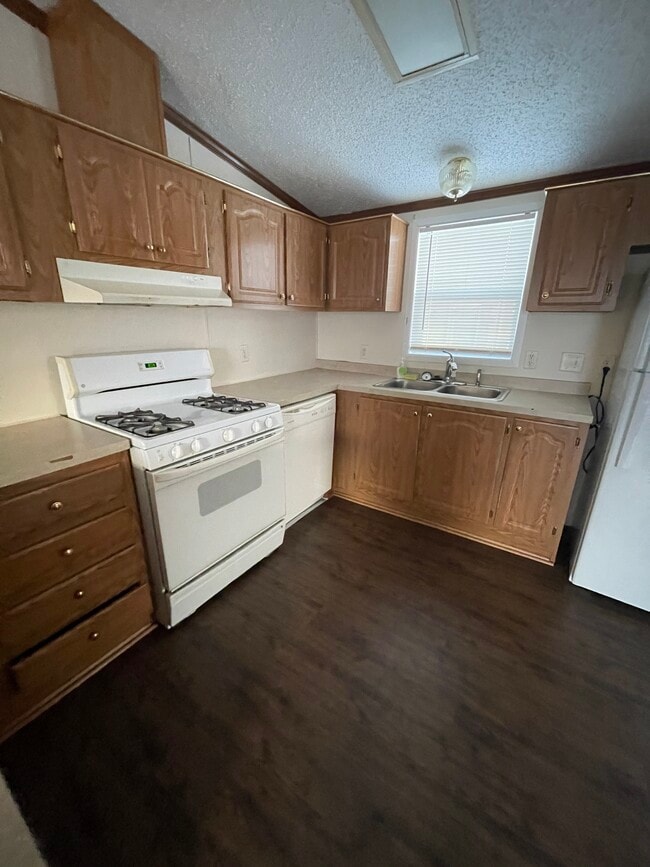 Photo - 106 Ashley Cir