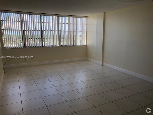 Building Photo - 2025 NE 164th St Unit 801 Rental