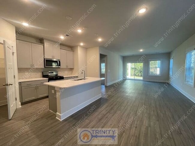 Photo - Beautiful and spacious! Ready for move in!