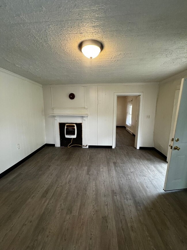 Photo - 305 Lineberger St