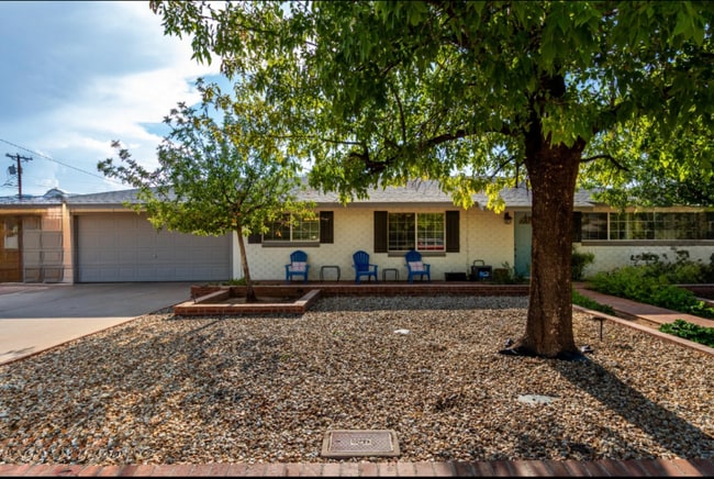 Building Photo - 7320 N 17th Ave