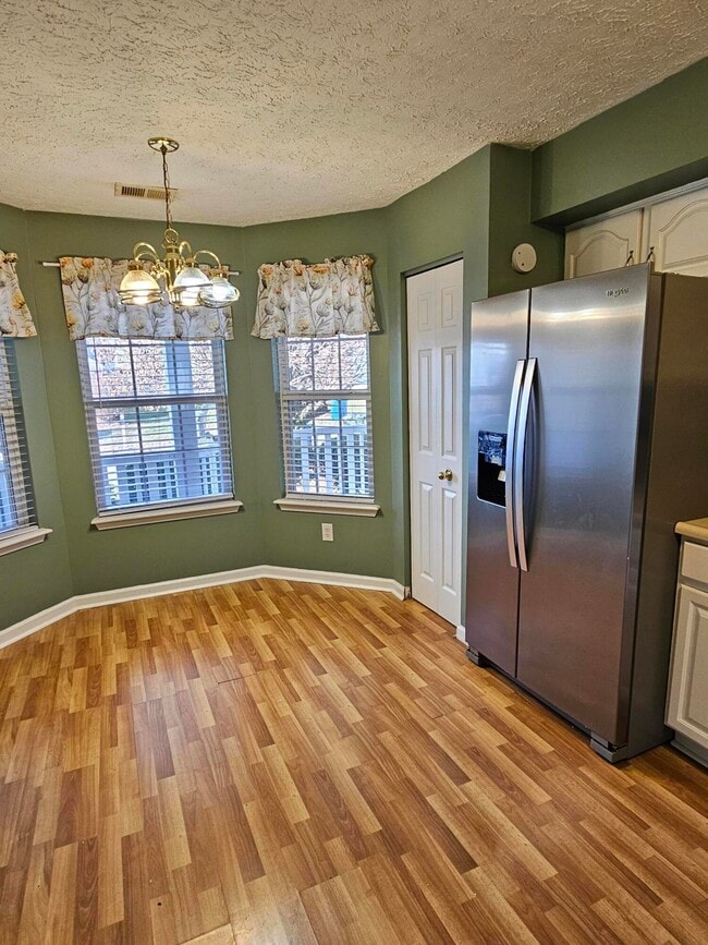Photo - 106 Deerfield Ln