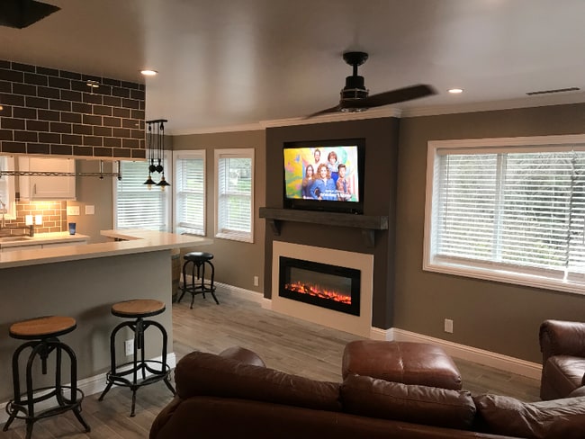 Building Photo - 555 La Vista Rd