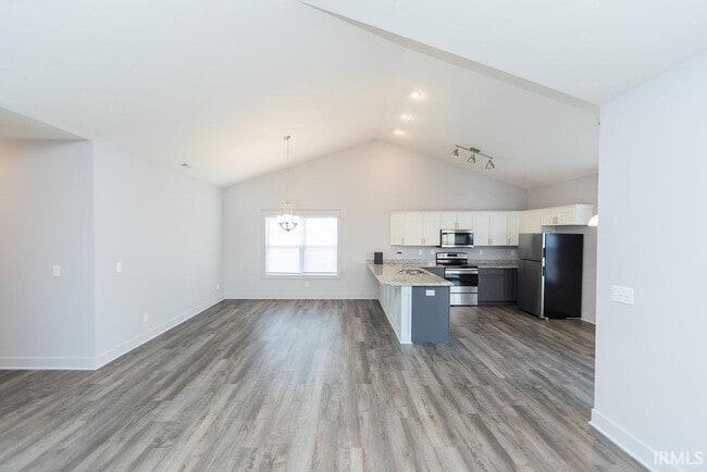 1115 W Rangeview Cir