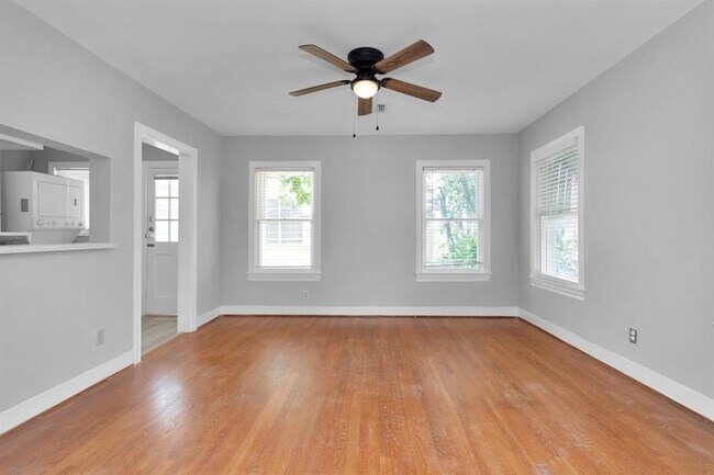 Photo - 2347 Sheridan St