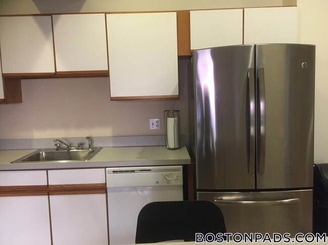 448 Park Dr Unit 4