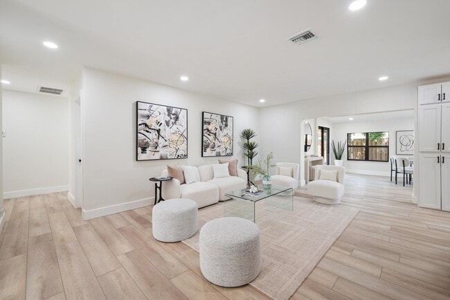 Photo - 8201 NW 67th Ave
