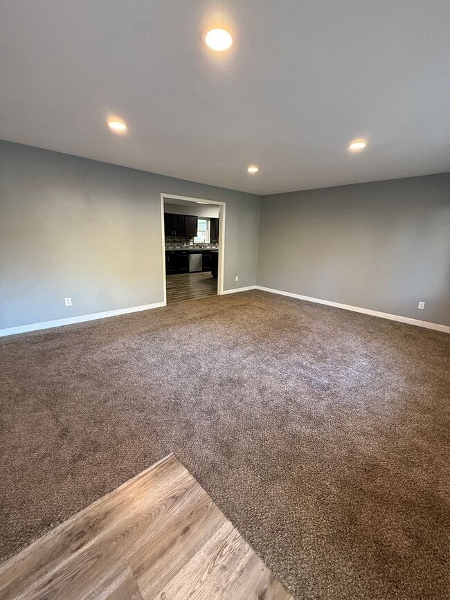 Photo - 4 bedroom/2 bath house