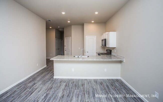 Photo - 2112 N Avenue L