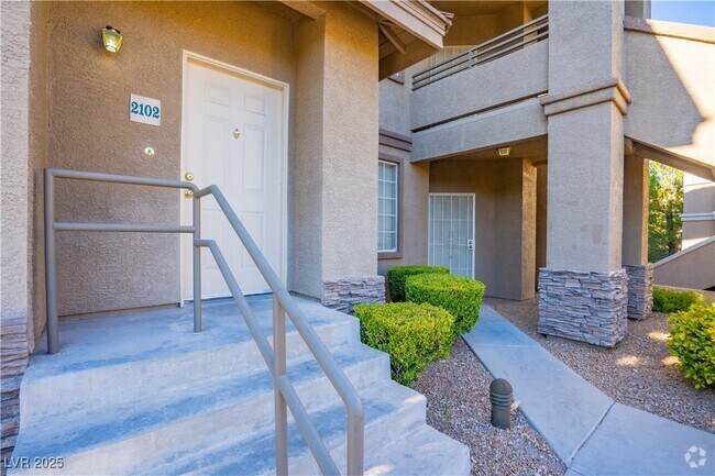 Building Photo - 9901 Trailwood Dr Unit 2102 Rental