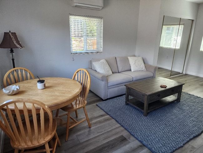 Photo - 1112 N Ontare Rd