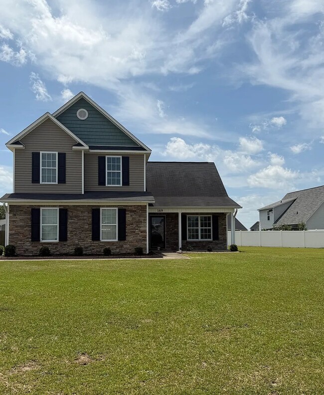 Building Photo - 5819 Cornfield Ave