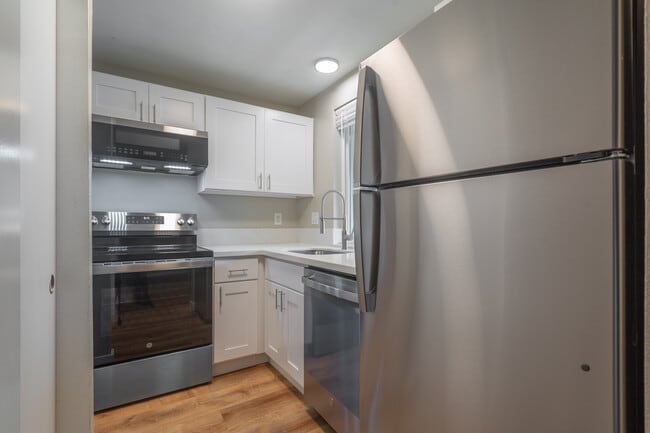 Photo - 12387 SW Walnut St