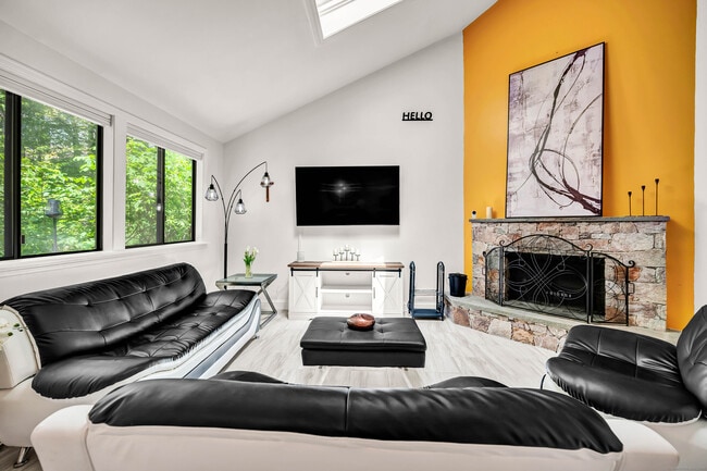 Photo - 213 Ledge Dr Unit 213