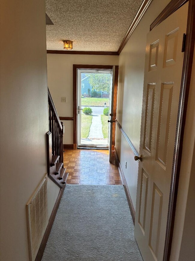 Photo - 2835 Lancaster Rd NW