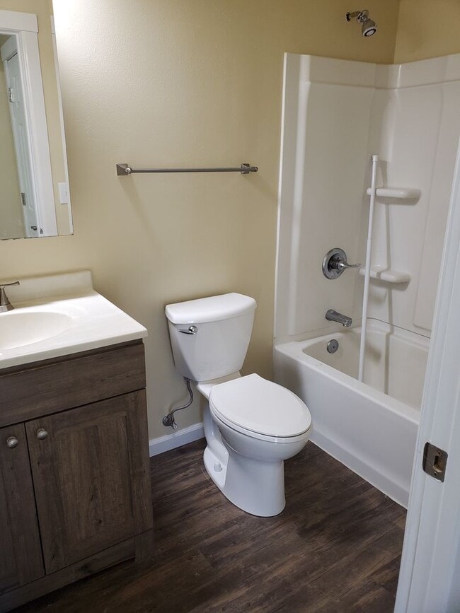 Photo - recently updated 2 bedroom apartment in downtown Appleton Unit 211 1/2 N Richmond Apt. 4