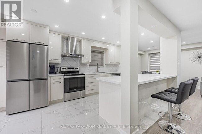 Photo - 612 Flavelle Ct