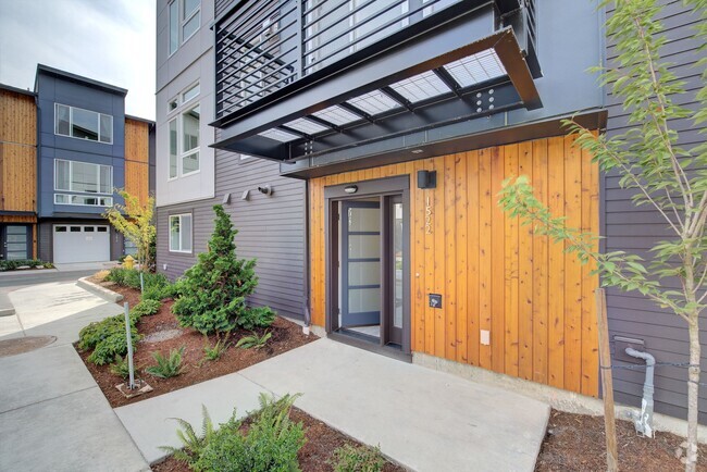 Building Photo - 3Bd/2.25Ba Bellevue Townhouse