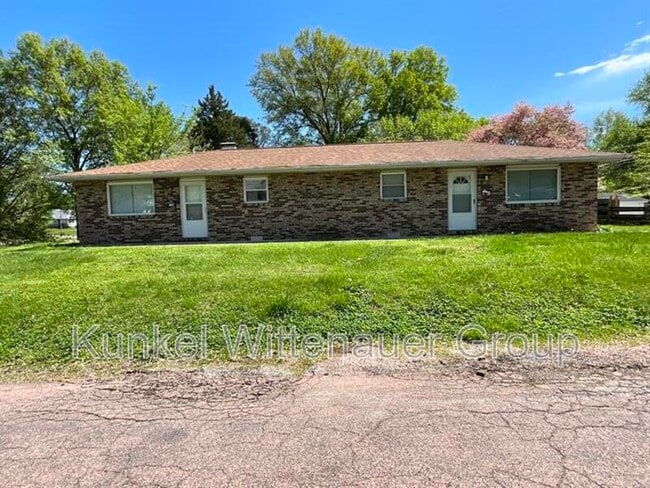 Photo - 912 E Adams St