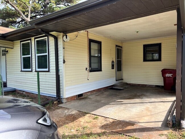 Photo - 301 W Main St