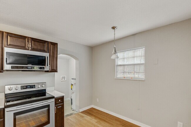 Photo - 4472 Melvin Cir E