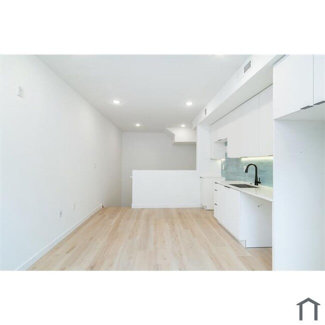 Photo - 2717 N Howard St Unit 1 Bedroom - C