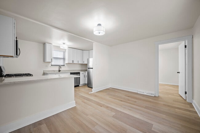 Photo - 924 Kable Way