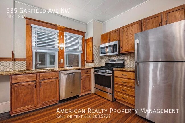 Photo - 335 Garfield Ave NW