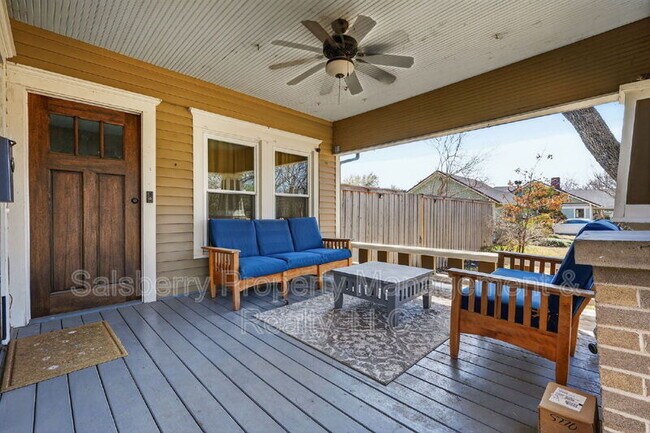 Photo - 212 N Grand Ave