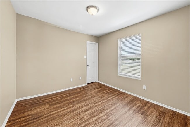 Building Photo - 503 Pine Cluster Ct