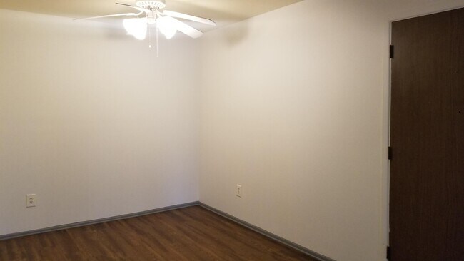Photo - 1820 Axtell Dr