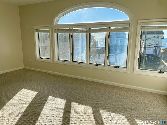 Photo - 283 Cosey Beach Ave