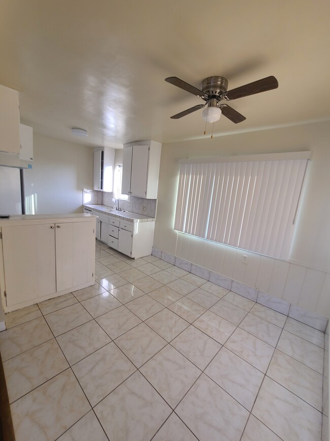 Kitchen - 11700 Glenoaks Blvd Unit 3