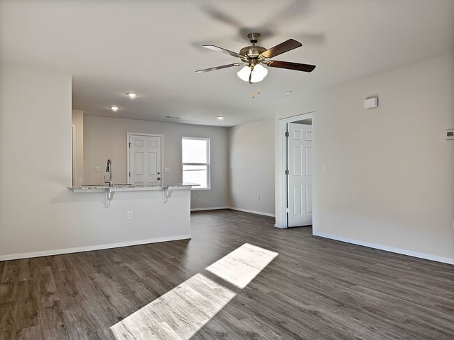 Photo - 8129 Sunflower Wy