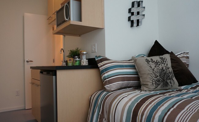 Photo - 2418 Ballard