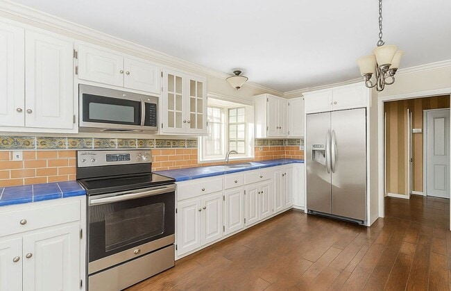 Photo - 544 Edinboro Rd