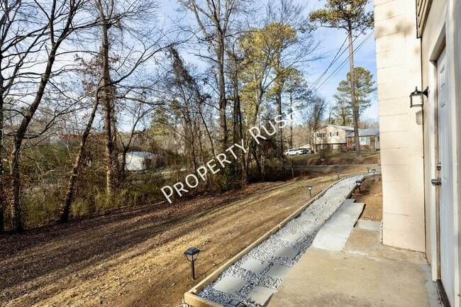 Photo - 2290 Malibu Dr SE Unit B