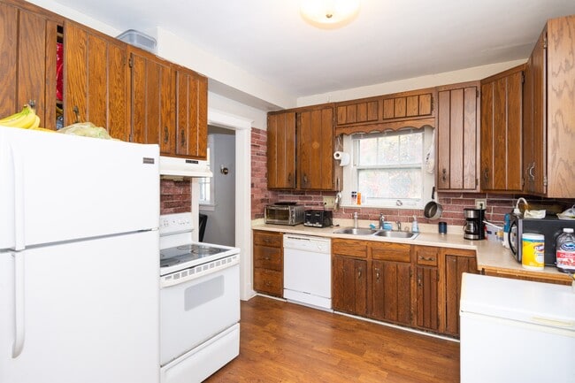 Photo - 512 N 19th Ave E