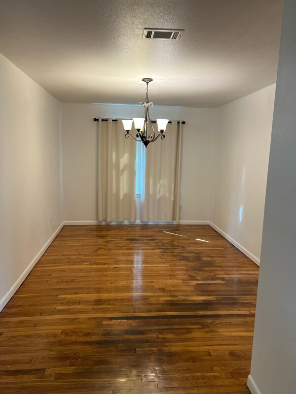 Photo - 2104 S Travis St