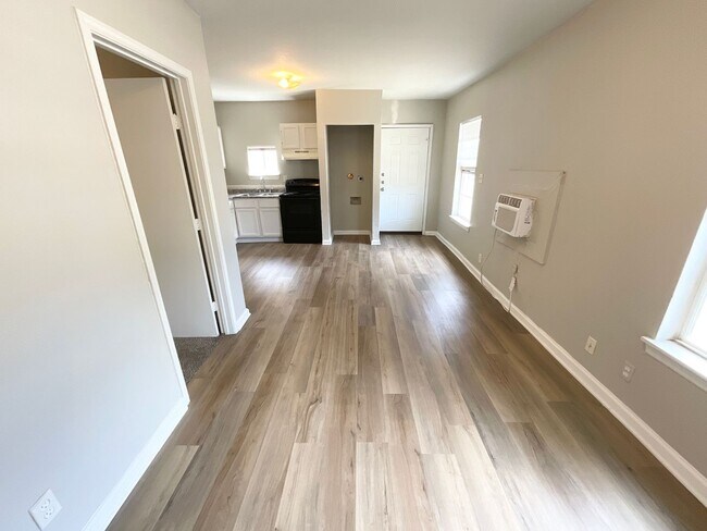 Photo - 510 S Pine St Unit 510 S. Pine St. Apt. 1