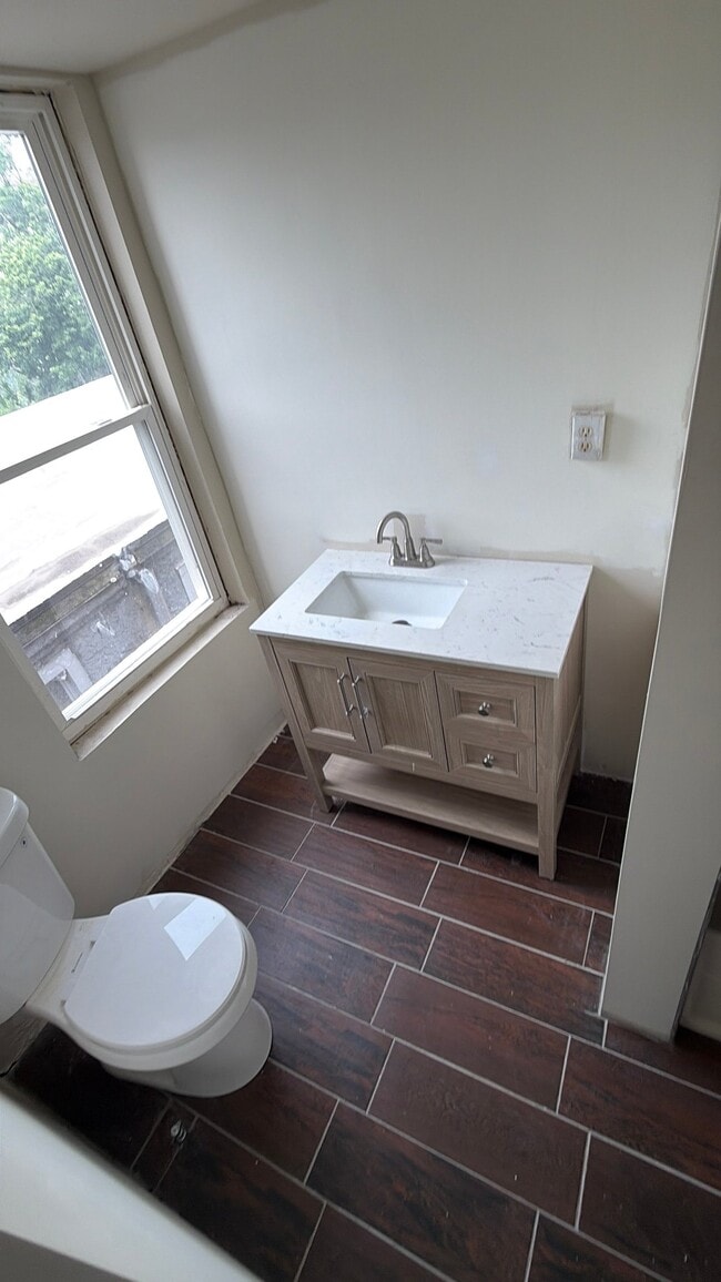Photo - 2742 Kensington Ave Unit 6
