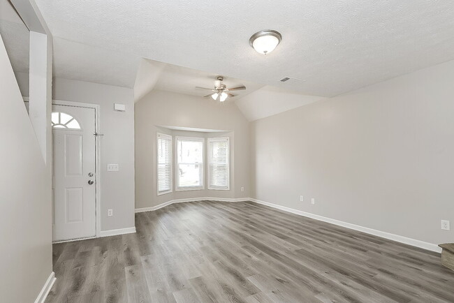 Photo - 824 Overlook Trail