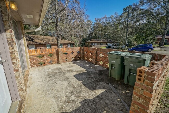 Photo - 2/2 Townhome off Hartsfield Rd. (with bonus room that can be used as 3rd bedroom)
