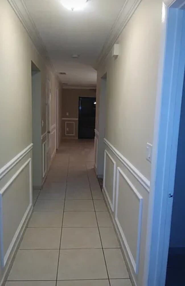 Building Photo - 2115 St Marteen Ct
