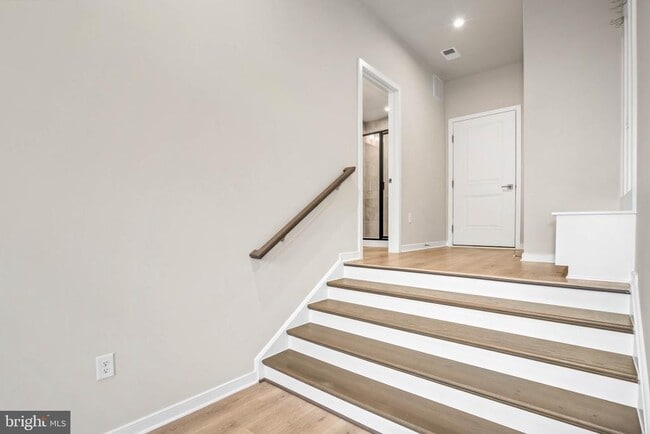 Photo - 6232 Folly Ln